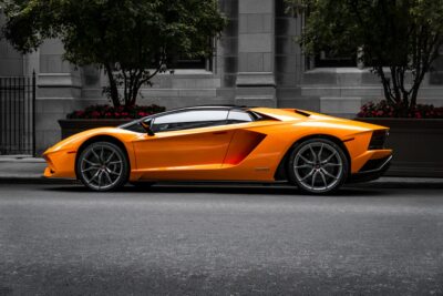 voiture de sport orange