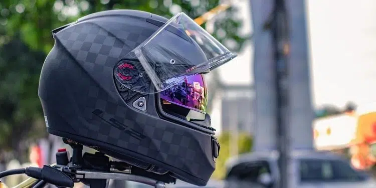 Comment choisir votre casque de moto en 2022