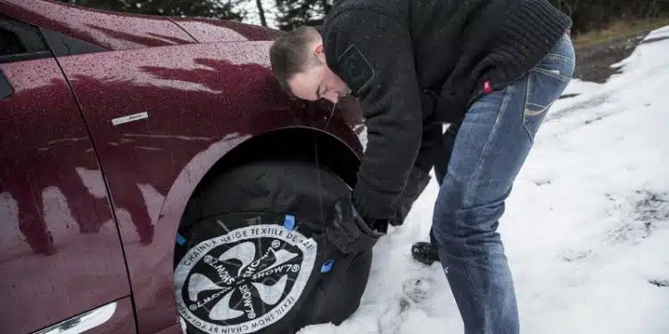 Comment réussir l’achat des chaussettes et chaîne neige