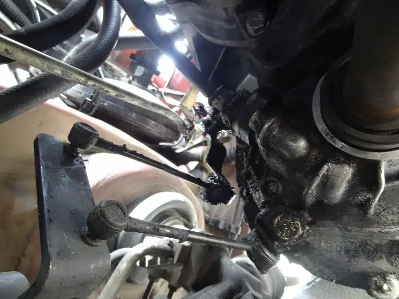 Comment se fait le démontage tringlerie d’une boite de vitesse sur une 206