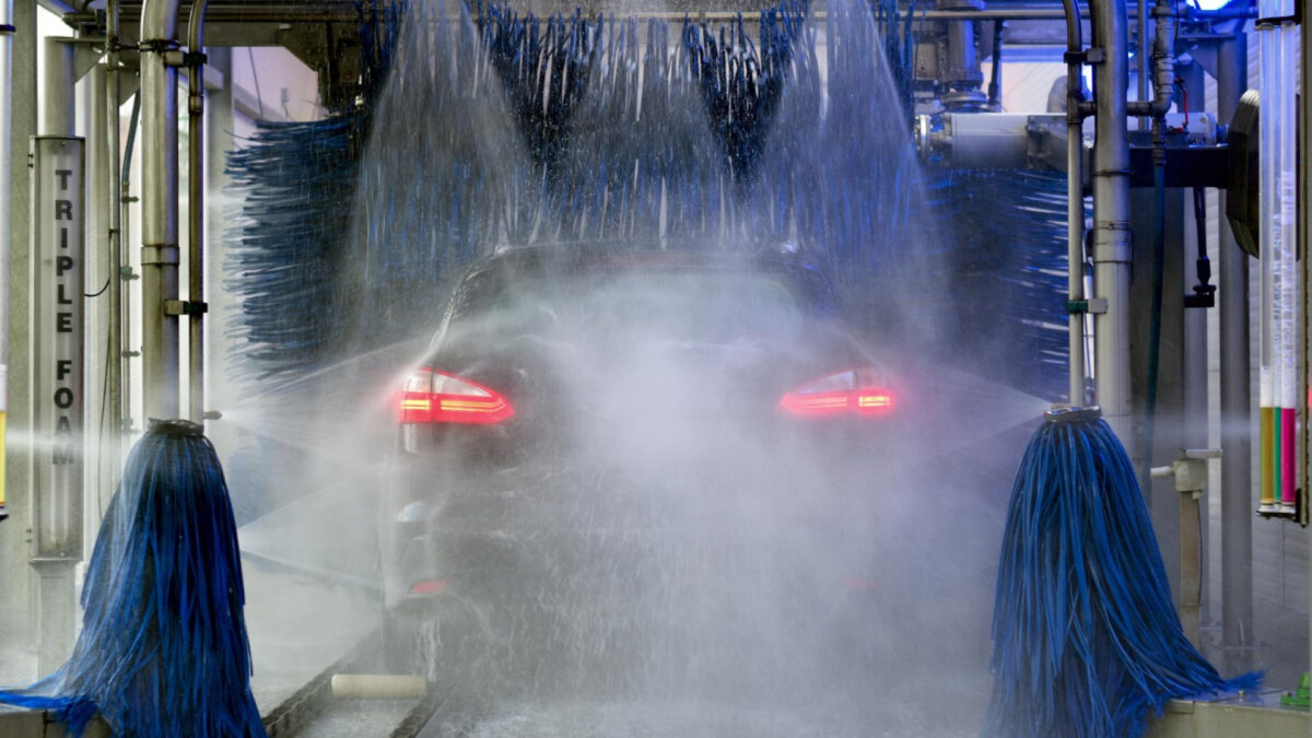 Les avantages du lavage en station par rapport au lavage à domicile
