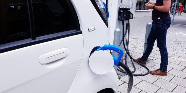 Quels sont les avantages d’une voiture hybride ?
