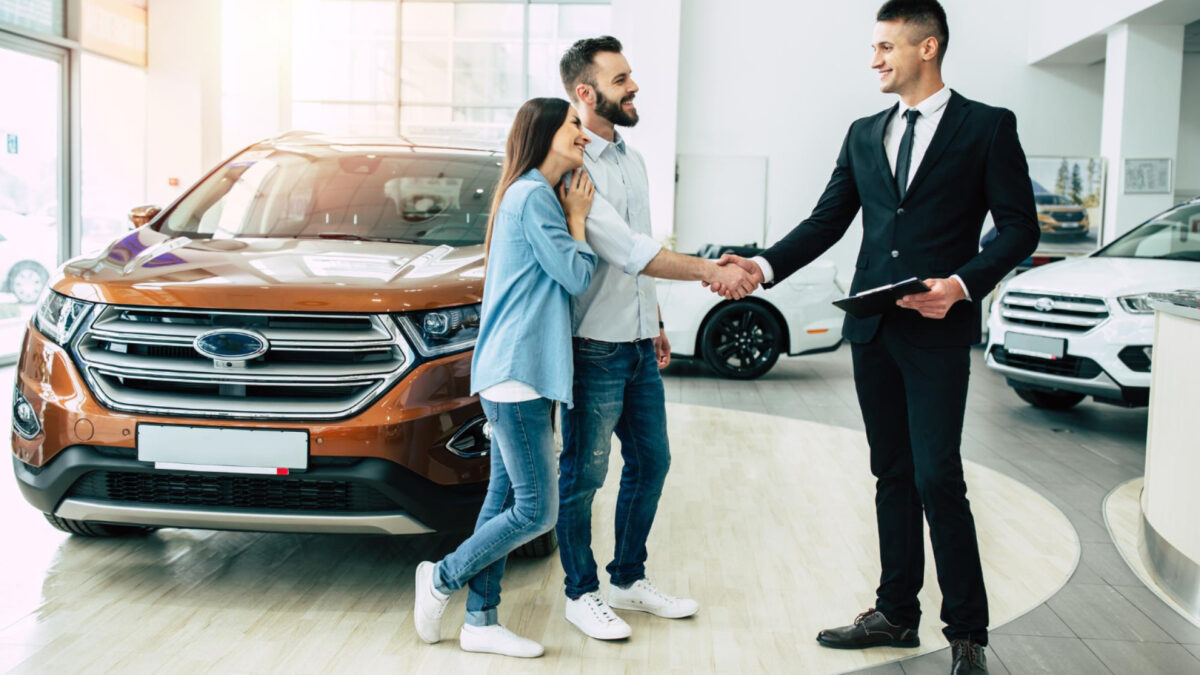 Voiture d'occasion : pourquoi privilégier l'achat chez un concessionnaire ?